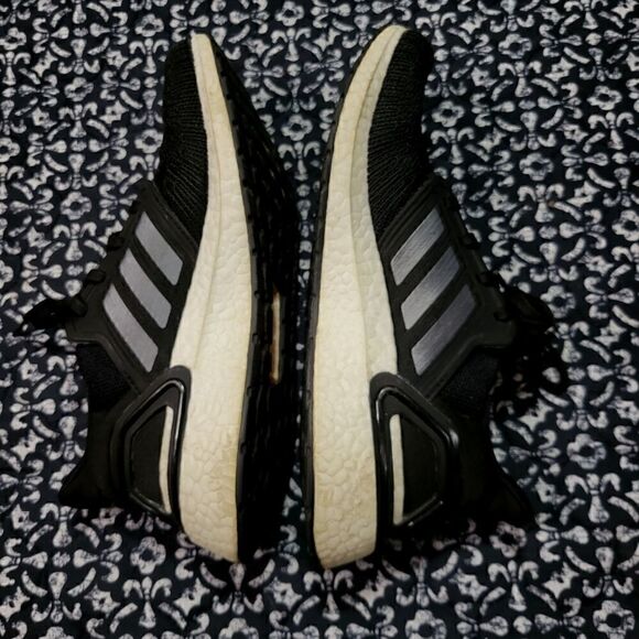 Adidasā
Ultraā
BoostĀ DNAā
Sneakers - Picture 6 of 8